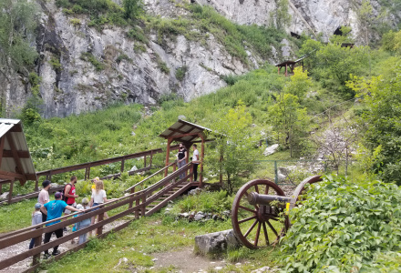 Тавдинские пещеры в Горном Алтае, как доехать, сколько стоит экскурсия?